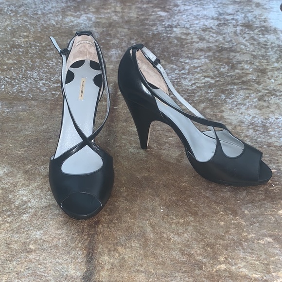 Max Studio Black Xmarks Leather Pumps 8.5 NEW - Picture 2 of 8